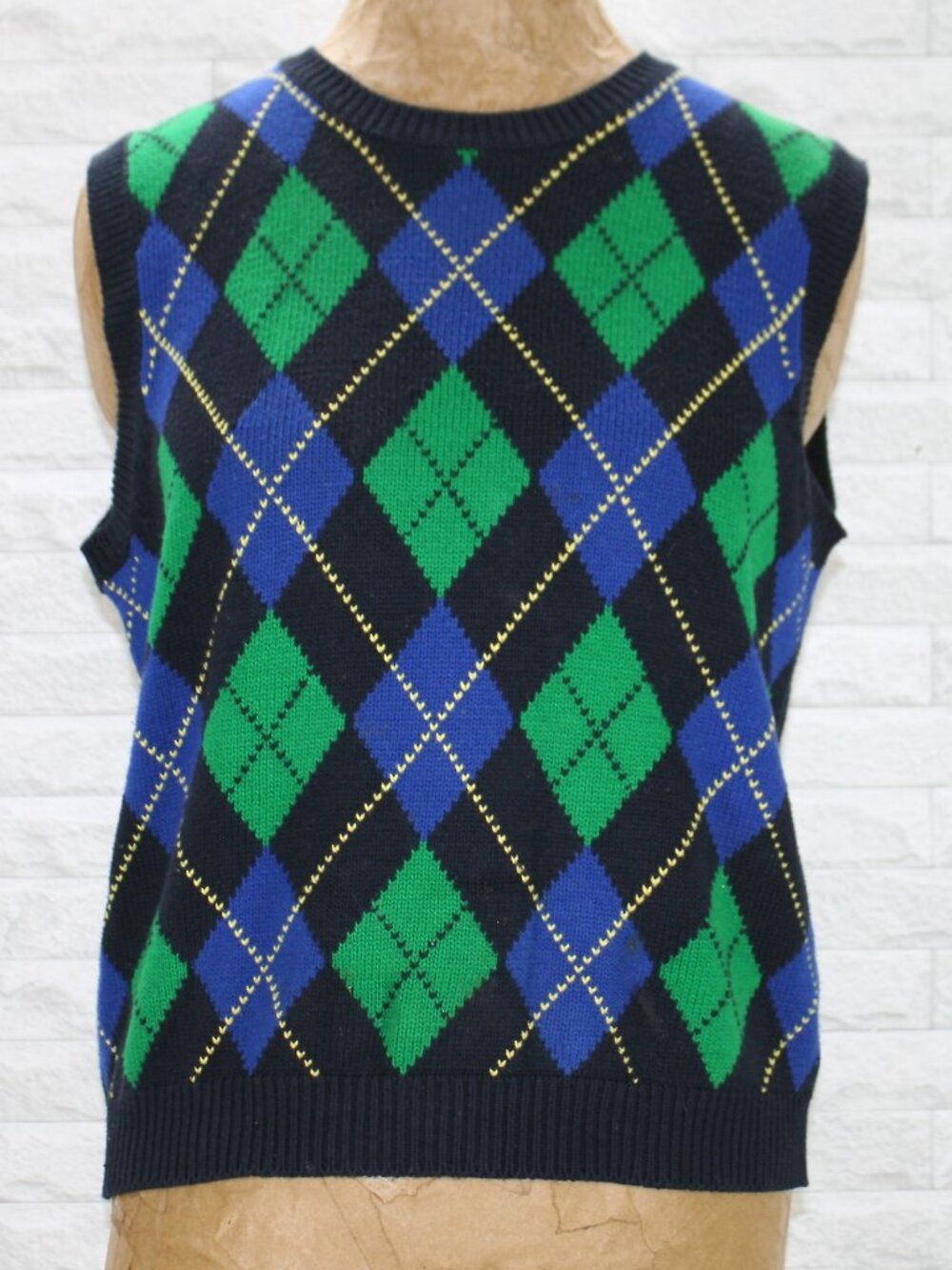 ADRIENNE VITTADINI OPTIONS Vest Argyle Classic Plaid Sleeveless Sweater Blue M